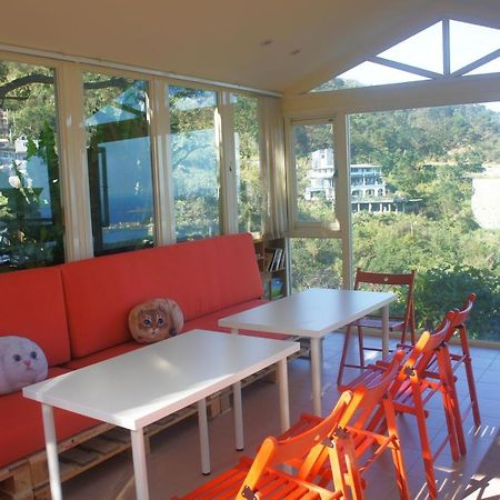 First Stop Backpacker Hostel - Цзюфэнь Экстерьер фото